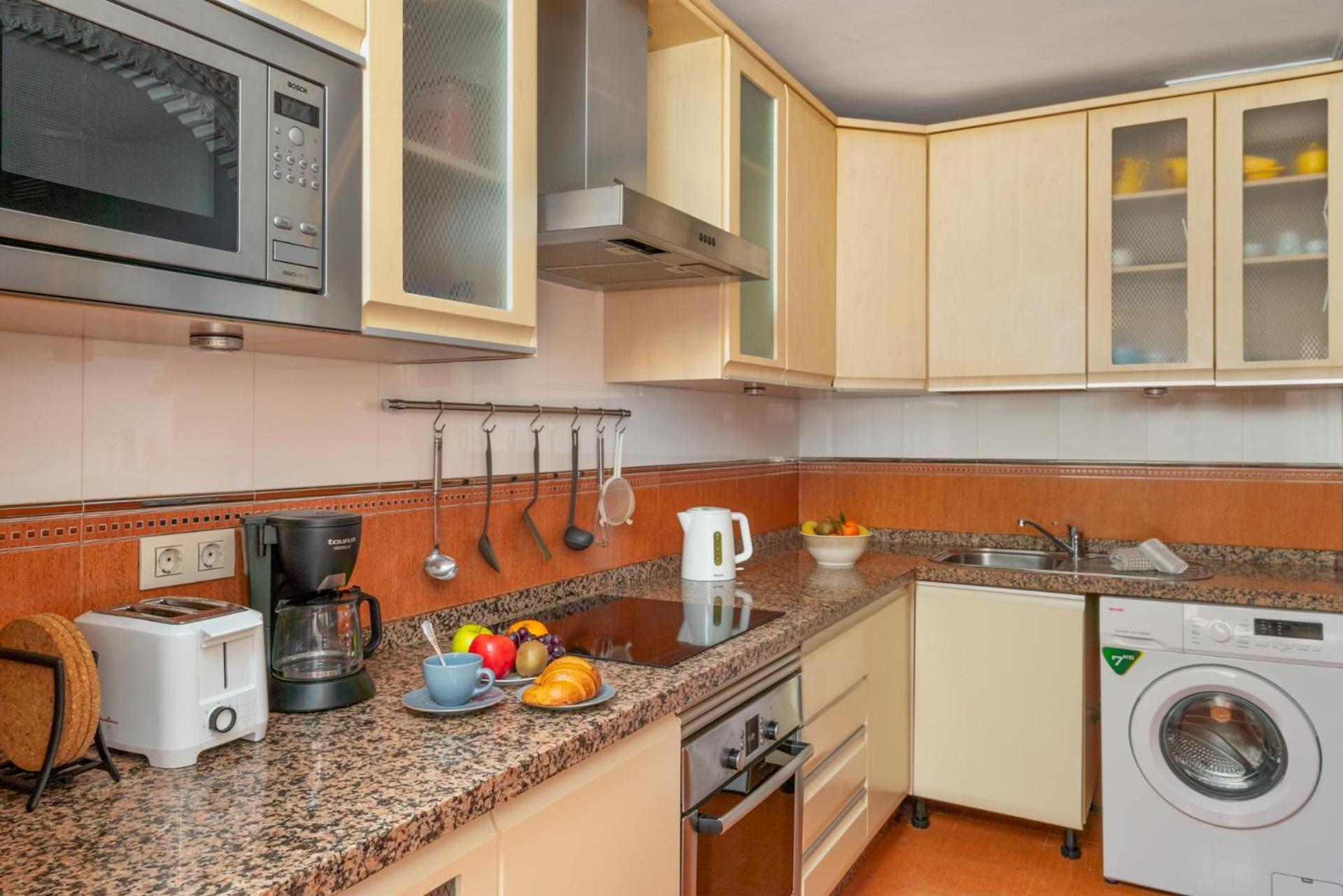 Beachfront, Two Bed- & Bathrooms, Private Parking Fuengirola Εξωτερικό φωτογραφία